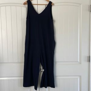 ISO: Old navy wide leg jumper, sleeveless, with pockets  size medium